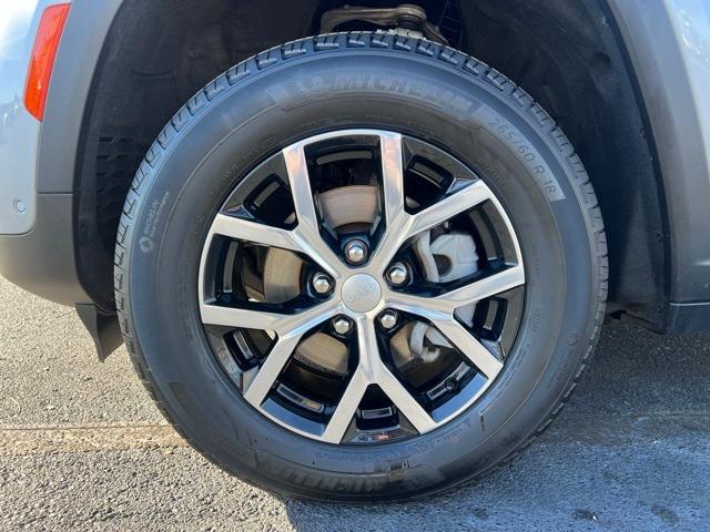 used 2024 Jeep Grand Cherokee car, priced at $33,500