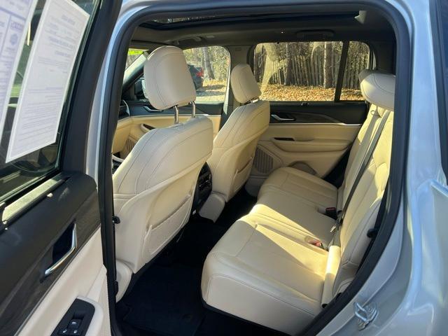 used 2024 Jeep Grand Cherokee car, priced at $33,500