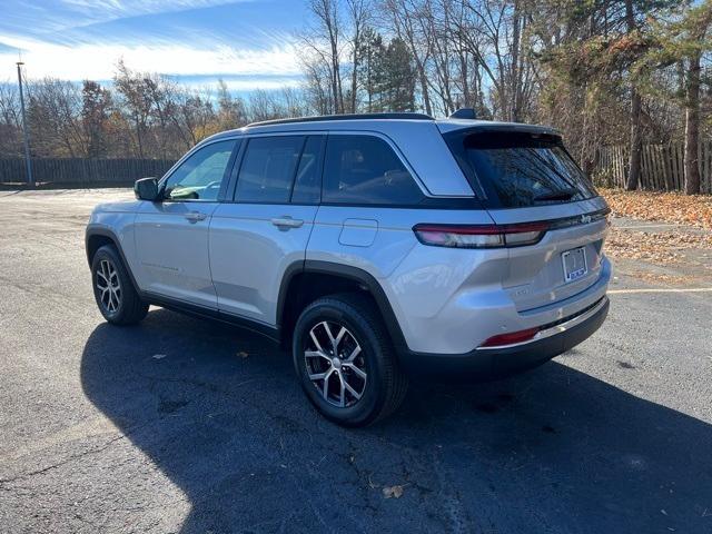 used 2024 Jeep Grand Cherokee car, priced at $33,500