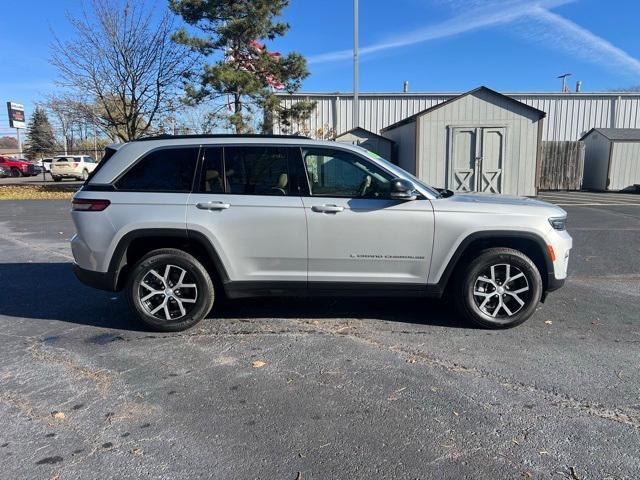 used 2024 Jeep Grand Cherokee car, priced at $33,500