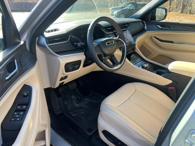 used 2024 Jeep Grand Cherokee car, priced at $33,500