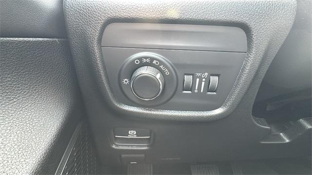 new 2025 Jeep Grand Cherokee car, priced at $43,205