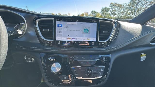 new 2026 Chrysler Pacifica car, priced at $40,915
