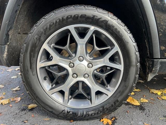 used 2019 Jeep Grand Cherokee car, priced at $20,000