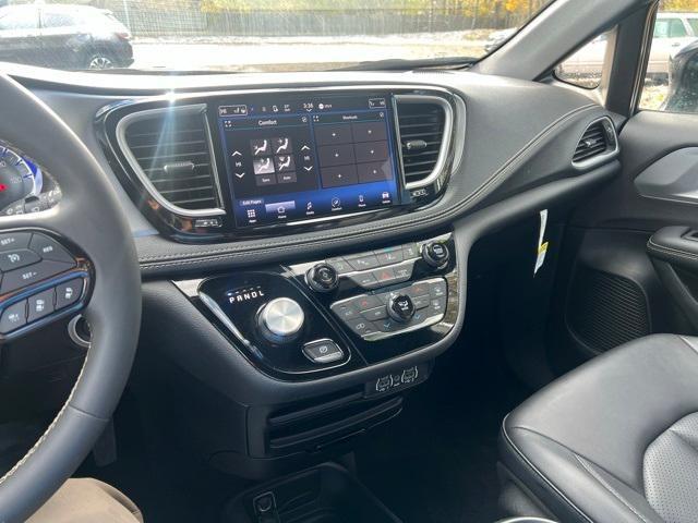 used 2024 Chrysler Pacifica car, priced at $37,000