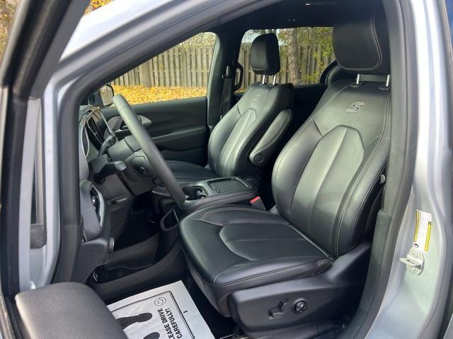 used 2024 Chrysler Pacifica car, priced at $37,000