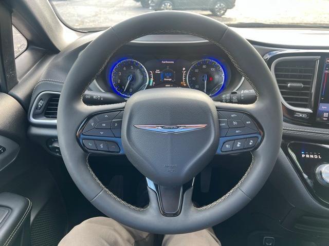 used 2024 Chrysler Pacifica car, priced at $37,000