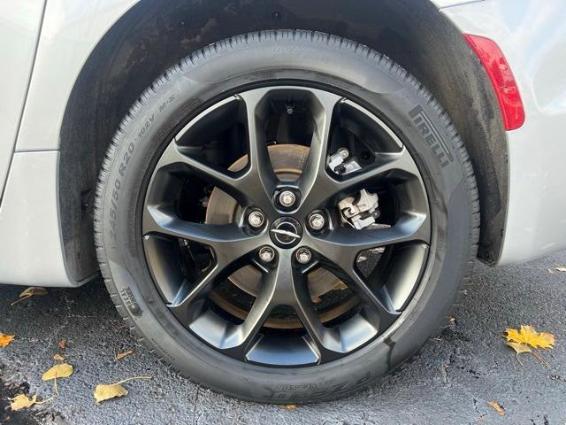 used 2024 Chrysler Pacifica car, priced at $37,000