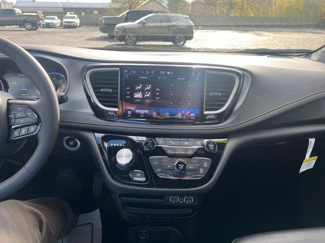 used 2024 Chrysler Pacifica car, priced at $37,000