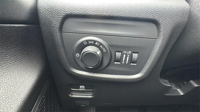 new 2025 Jeep Grand Cherokee L car, priced at $44,689
