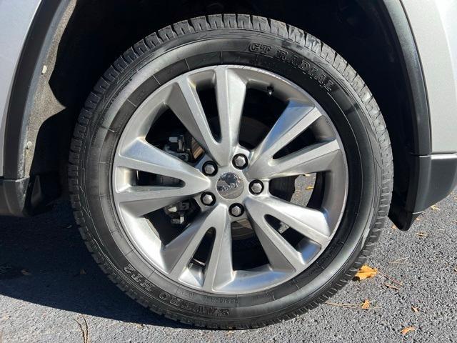 used 2011 Jeep Grand Cherokee car, priced at $3,995