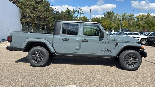 new 2025 Jeep Gladiator car, priced at $45,664