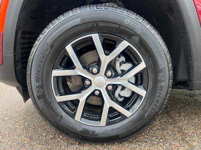 used 2024 Jeep Grand Cherokee car, priced at $35,977