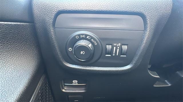 new 2025 Jeep Grand Cherokee car, priced at $50,537