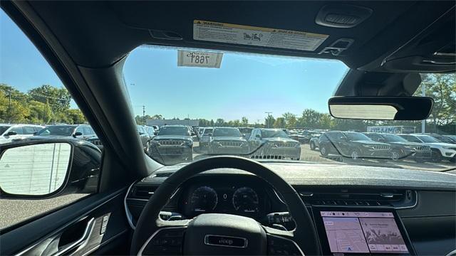 new 2025 Jeep Grand Cherokee car, priced at $50,537