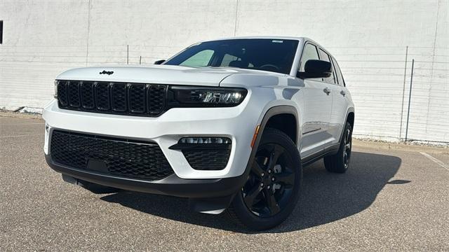 new 2025 Jeep Grand Cherokee car, priced at $50,537
