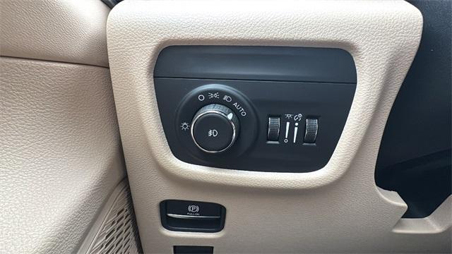 new 2025 Jeep Grand Cherokee L car, priced at $48,339