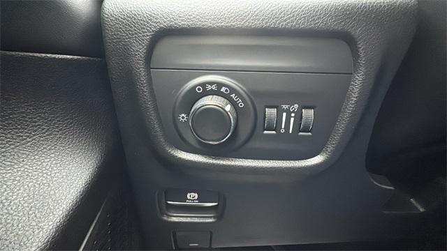 new 2025 Jeep Grand Cherokee L car, priced at $39,717