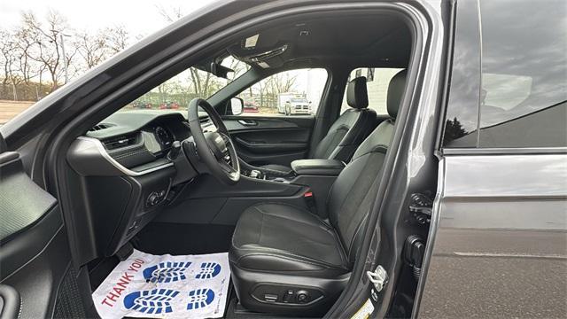 new 2025 Jeep Grand Cherokee L car, priced at $39,717