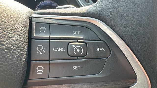 new 2025 Jeep Grand Cherokee car, priced at $50,097