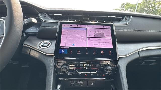 new 2025 Jeep Grand Cherokee car, priced at $50,097