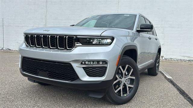 new 2025 Jeep Grand Cherokee car, priced at $46,275