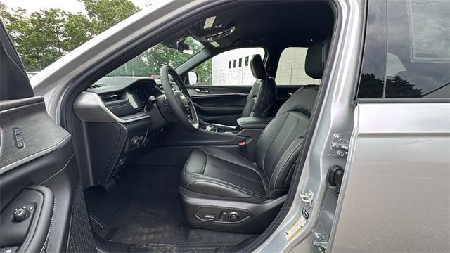 new 2025 Jeep Grand Cherokee car, priced at $46,275