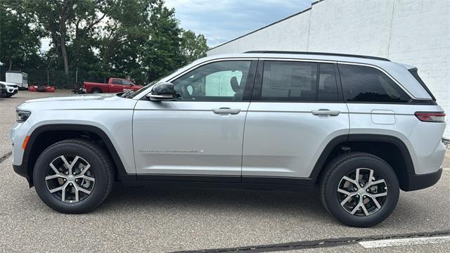 new 2025 Jeep Grand Cherokee car, priced at $46,275