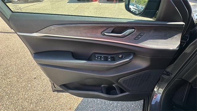 new 2025 Jeep Grand Cherokee car, priced at $46,954