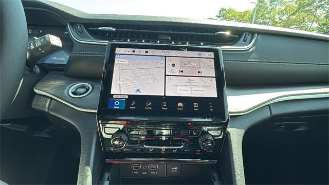 new 2025 Jeep Grand Cherokee car, priced at $46,954