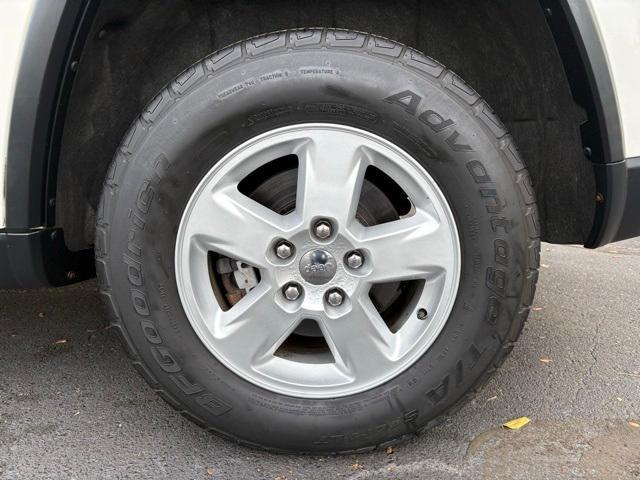 used 2012 Jeep Grand Cherokee car, priced at $8,995