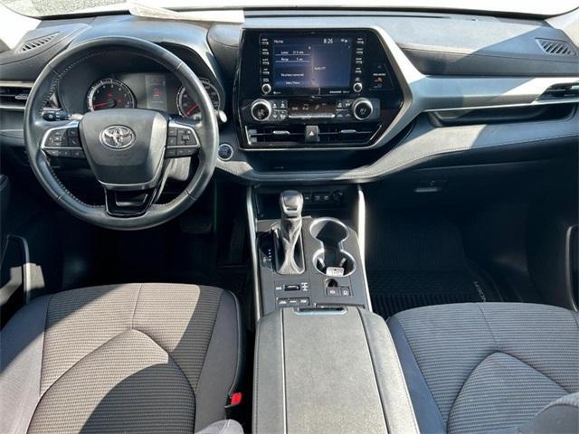 used 2021 Toyota Highlander car, priced at $32,200