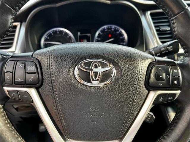 used 2019 Toyota Highlander car, priced at $31,500