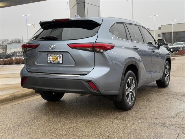 used 2022 Toyota Highlander car, priced at $36,643