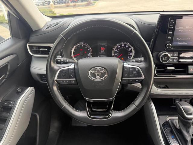 used 2021 Toyota Highlander car, priced at $30,500