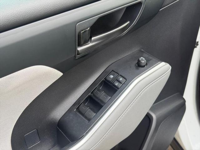used 2021 Toyota Highlander car, priced at $30,500