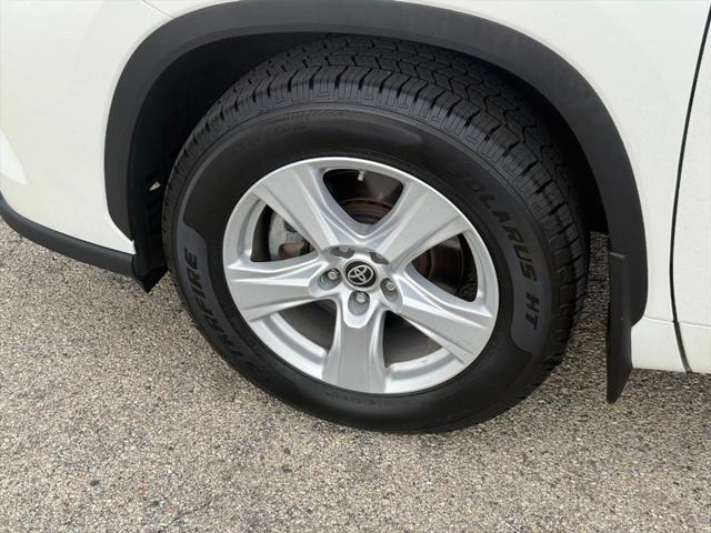used 2021 Toyota Highlander car, priced at $30,500
