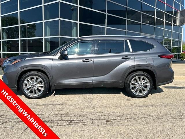 used 2022 Toyota Highlander car, priced at $33,980