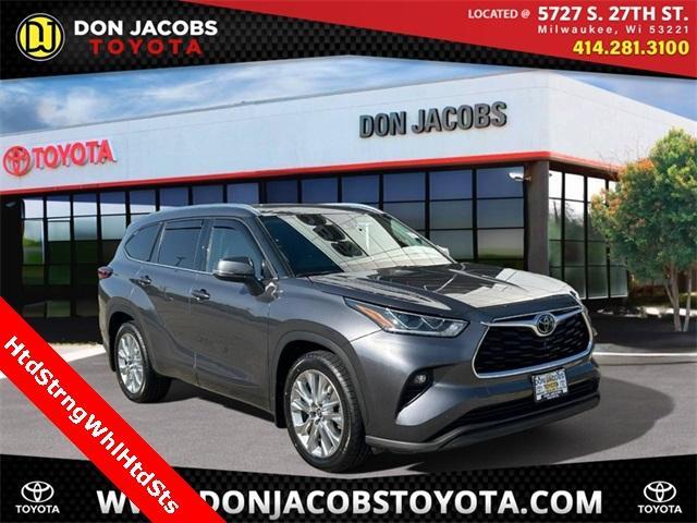 used 2022 Toyota Highlander car, priced at $33,980