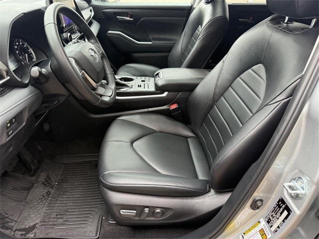 used 2023 Toyota Highlander car, priced at $43,980