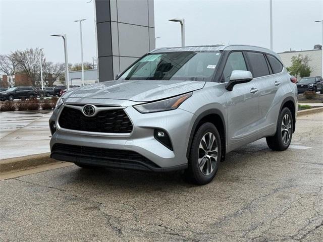 used 2023 Toyota Highlander car, priced at $43,980