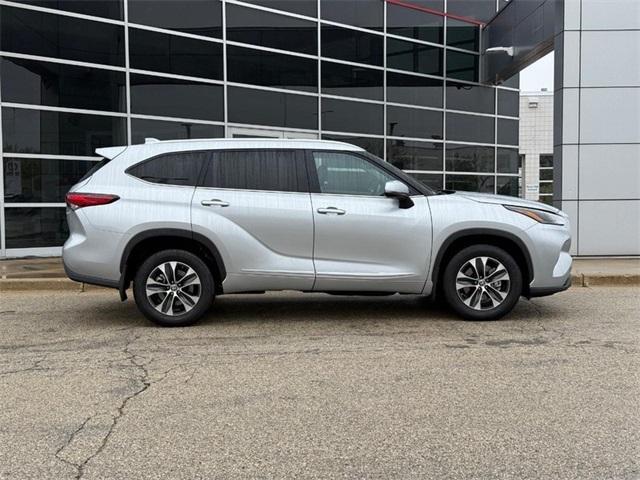 used 2023 Toyota Highlander car, priced at $43,980