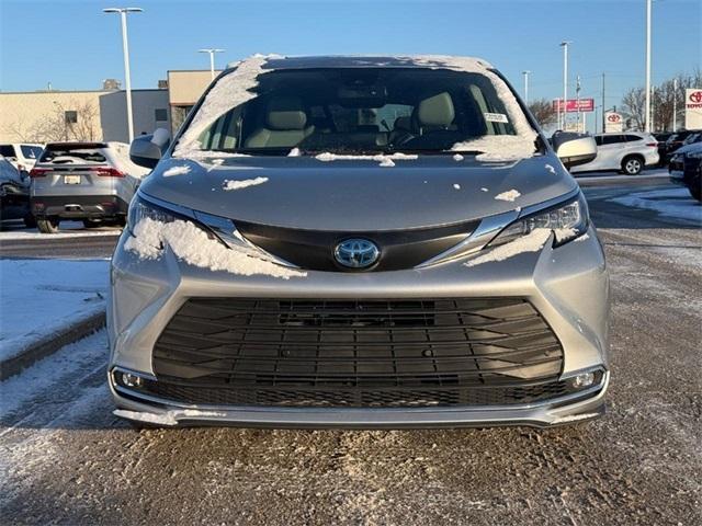 used 2023 Toyota Sienna car, priced at $43,900