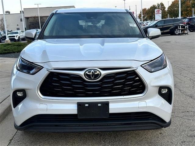 used 2022 Toyota Highlander car, priced at $29,780