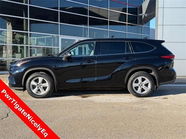 used 2022 Toyota Highlander car, priced at $30,942