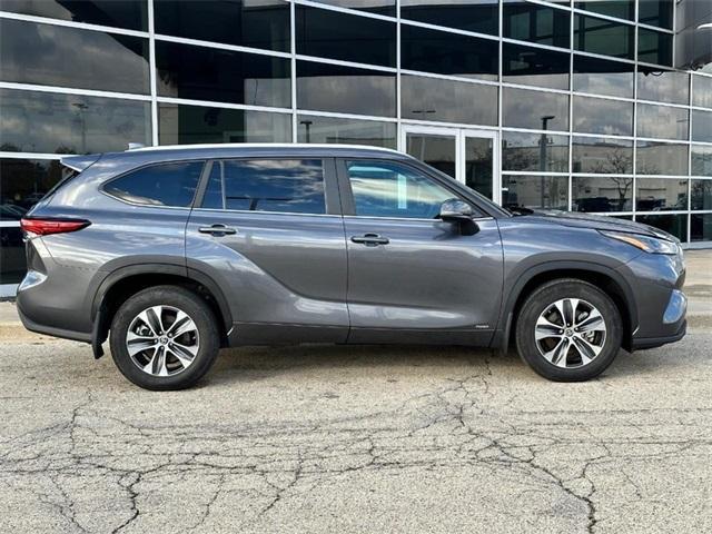 used 2023 Toyota Highlander Hybrid car, priced at $46,000