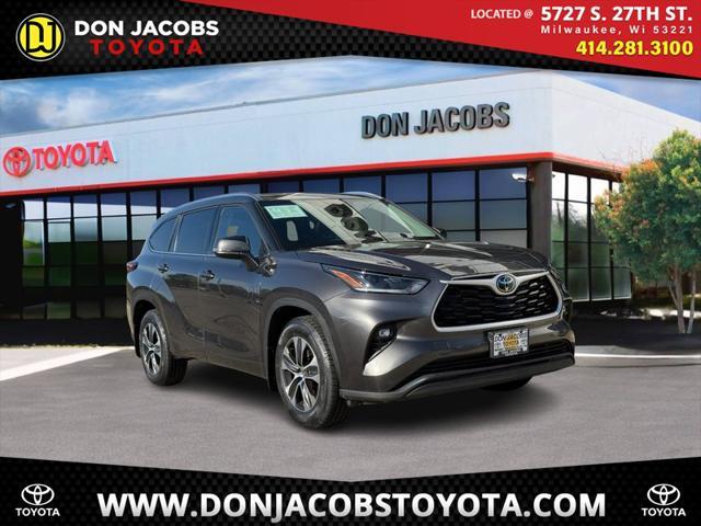 used 2021 Toyota Highlander car, priced at $36,980