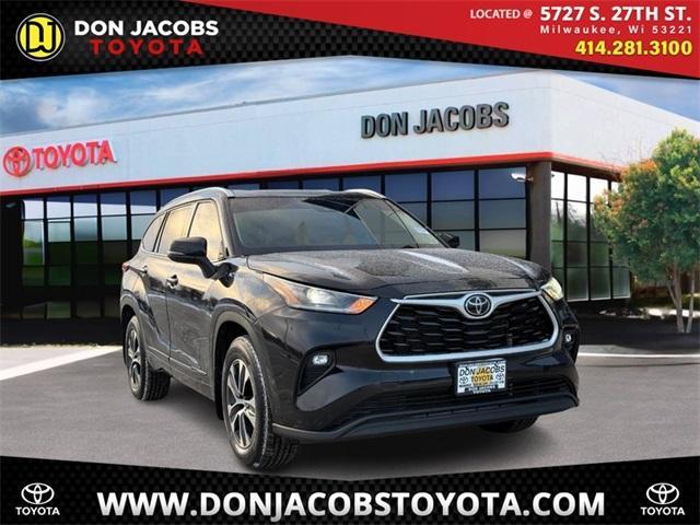 used 2021 Toyota Highlander car, priced at $30,309