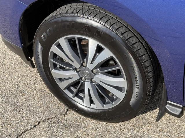 used 2020 Nissan Pathfinder car, priced at $13,868