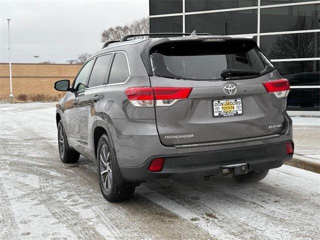 used 2018 Toyota Highlander car, priced at $22,995